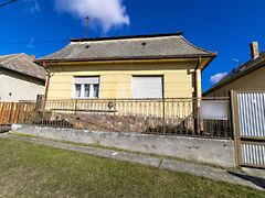 Eladó ház Vácszentlászló