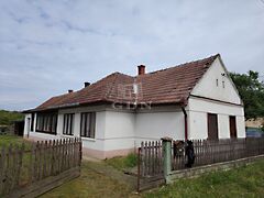 Eladó ház Szőce