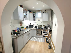 Eladó ház Újszász