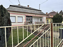 Eladó ház Szolnok, Kertváros