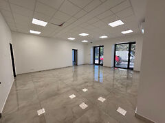 Kiadó üzleti Siófok