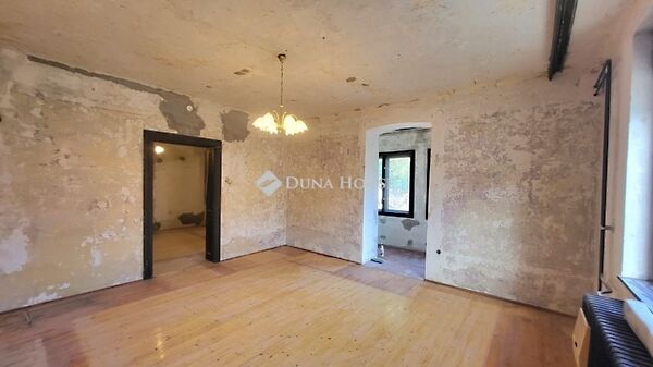 Eladó ház Budakalász