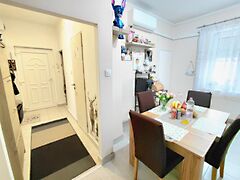 Eladó lakás Oroszlány