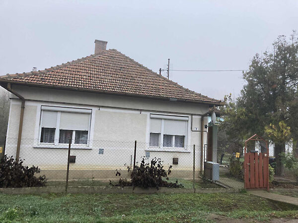 Eladó ház Kőtelek