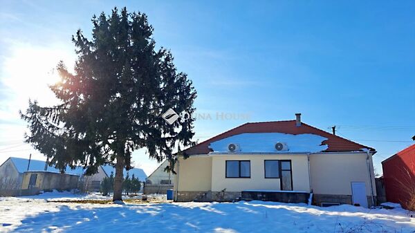 Eladó ház Töttös