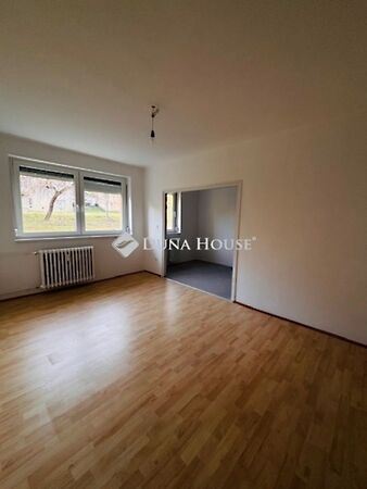 Eladó lakás Komló