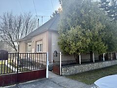 Eladó ház Komárom