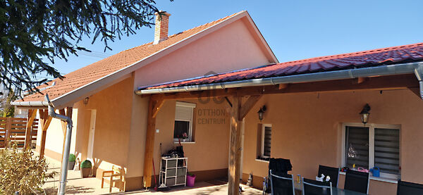 Eladó ház Mikepércs