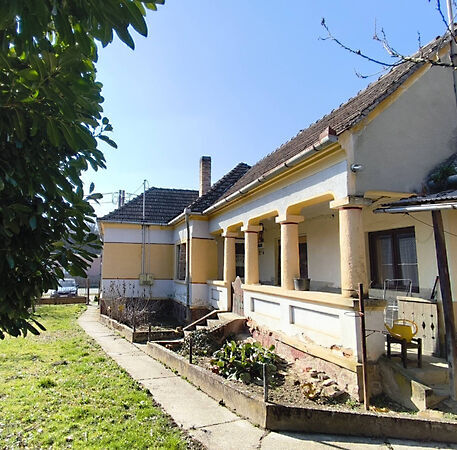 Eladó ház Zalaújlak