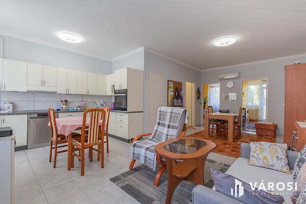 Eladó lakás Kecskemét, Széchenyiváros