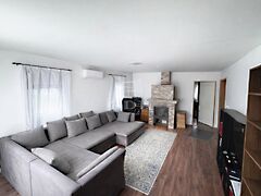 Eladó ház Pócsmegyer