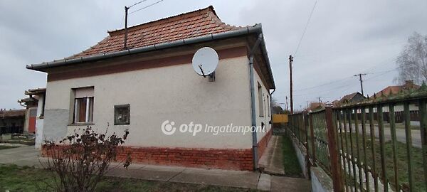 Eladó ház Tószeg