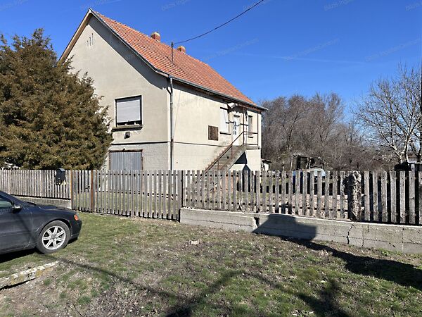 Eladó ház Csikéria