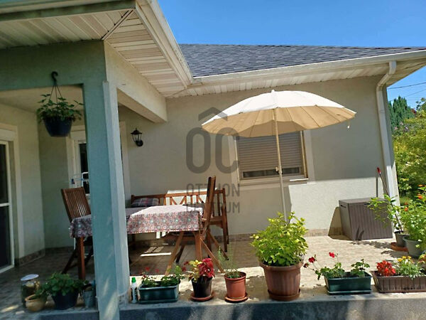 Eladó ház Komárom