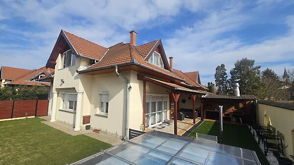 Eladó ház Csömör