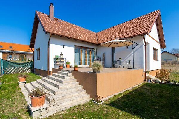 Eladó ház Nagytarcsa