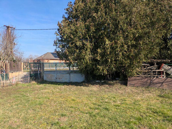 Eladó földterület Máriakálnok