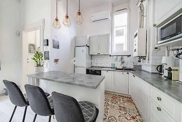 Eladó lakás Budapest, V. kerület