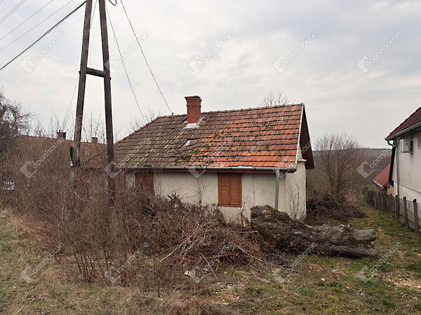 Eladó ház Kiskutas