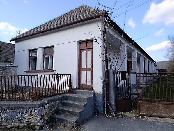 Eladó ház Borzavár