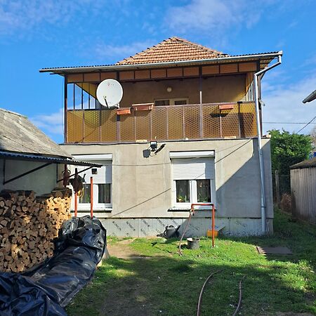 Eladó ház Monor, Külterület