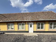 Eladó ház Sárkeresztúr