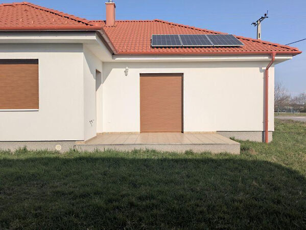 Eladó lakás Levél