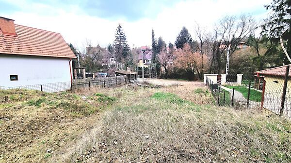 Eladó földterület Csobánka