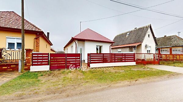 Eladó ház Tiszabezdéd