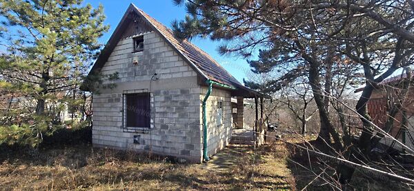 Eladó földterület Tárnok