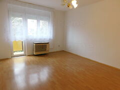 Eladó lakás Dombóvár