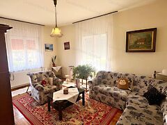 Eladó ház Újszász