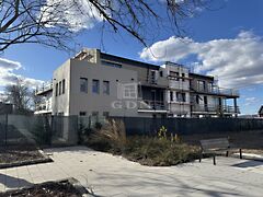 Kiadó üzleti Gárdony