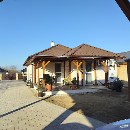 Eladó ház Győrszemere