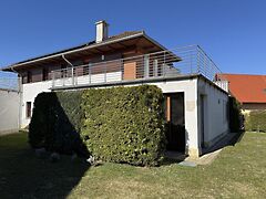 Eladó ház Üröm