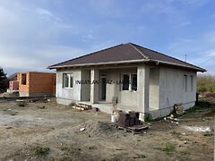 Eladó ház Csörög