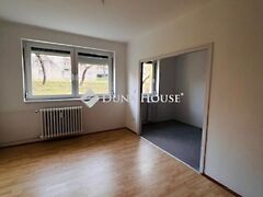 Eladó lakás Komló