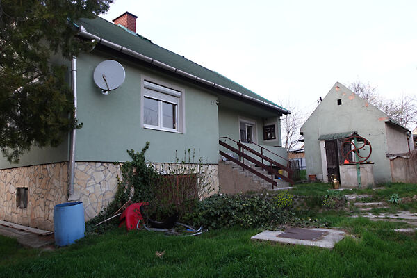 Eladó ház Veszprém, Kádárta