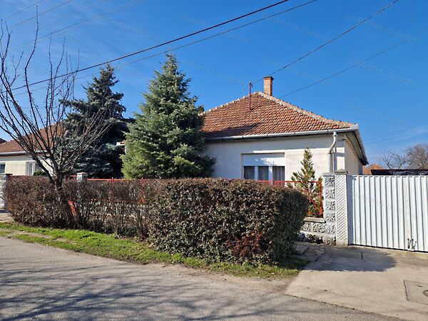 Eladó ház Jászberény, Belváros