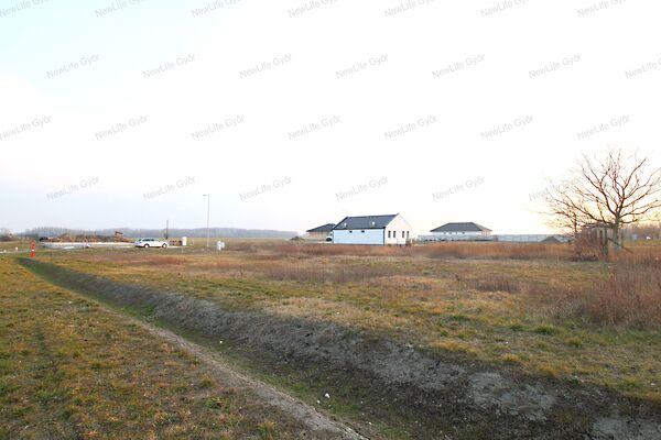 Eladó földterület Mecsér