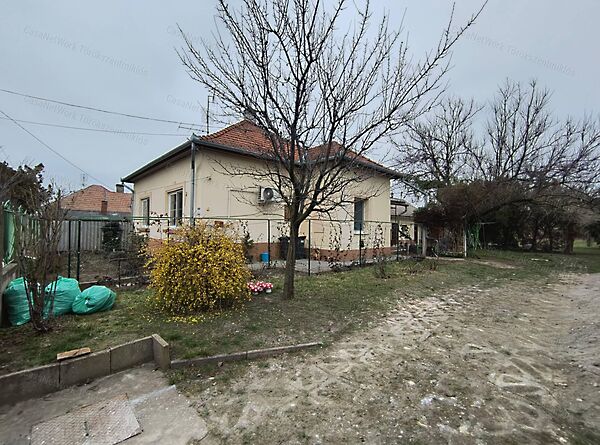 Eladó ház Törökszentmiklós, Városközpont