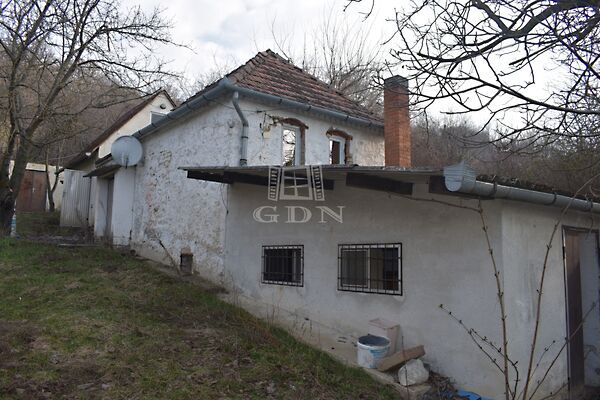 Eladó földterület Sümeg