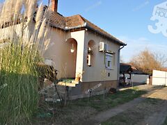 Eladó ház Nyárlőrinc