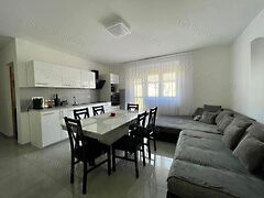 Eladó lakás Oroszlány