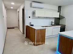 Eladó lakás Komló