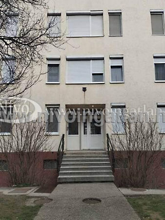 Eladó lakás Hajmáskér