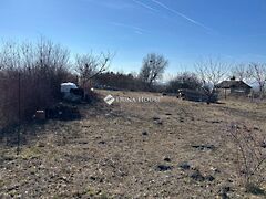 Eladó földterület Bicske