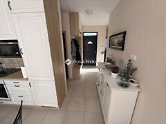 Eladó ház Győrújbarát