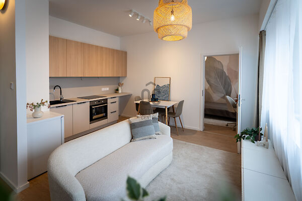 Eladó lakás Szolnok