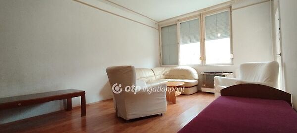 Eladó lakás Jászberény
